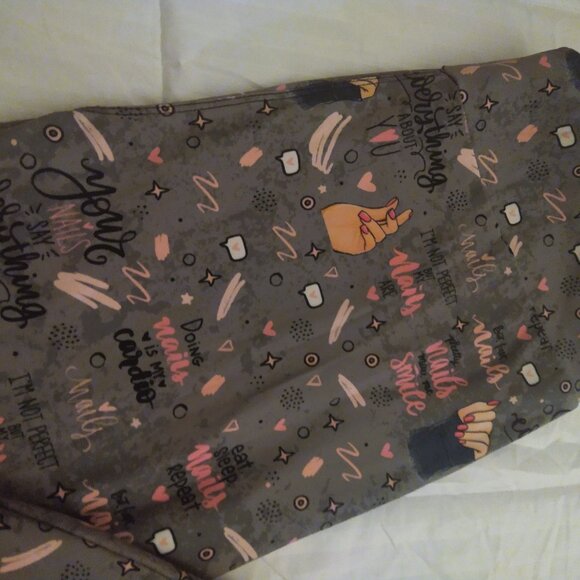 Nail lover grey and pink leggings 2xl - Picture 3 of 6